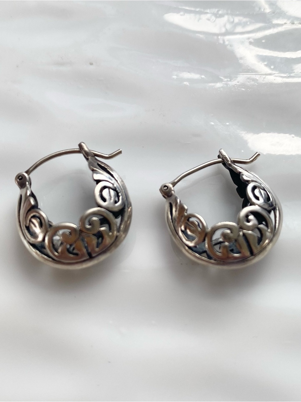 Silpada Sterling Silver Filigree Hoop Earrings P1126 Silpada Vintage 2006 - Picture 3 of 8